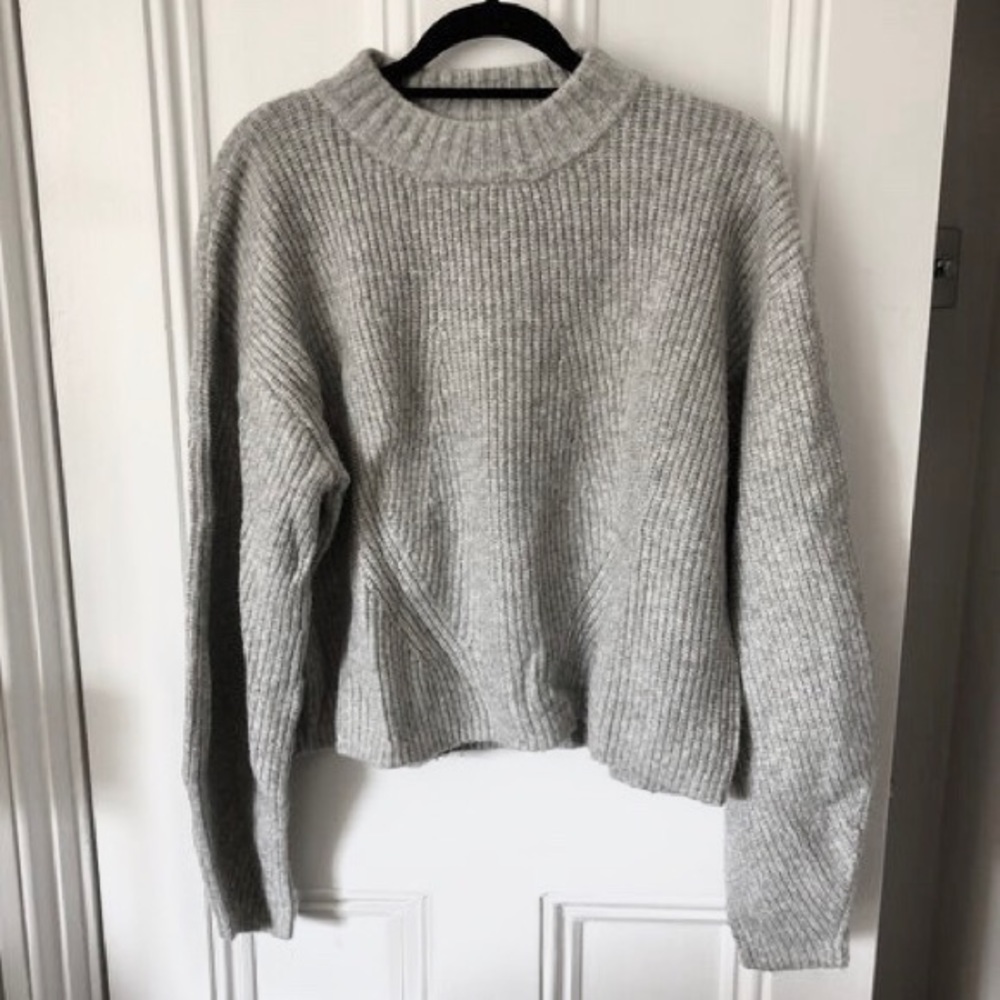 H&M Gray Ribbed Sweater
